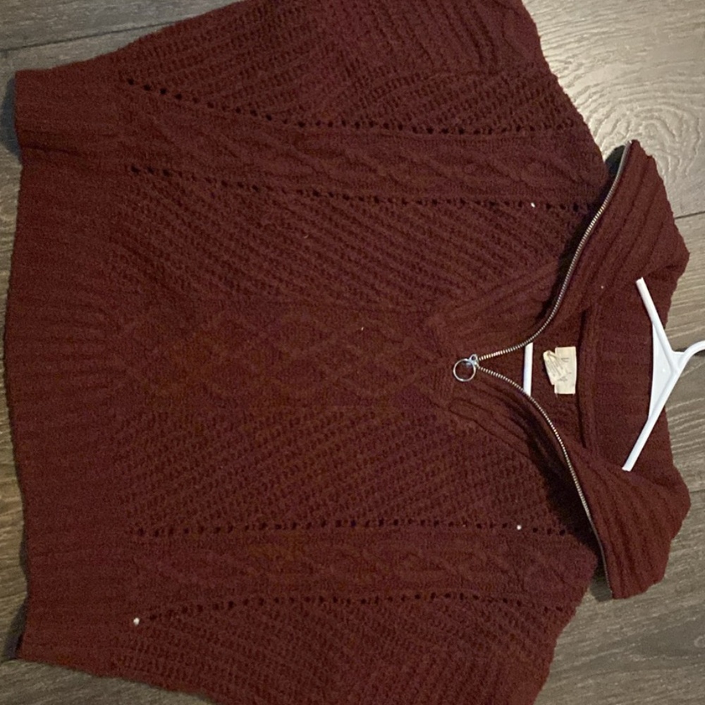 Sweaters - Picture 2 of 4